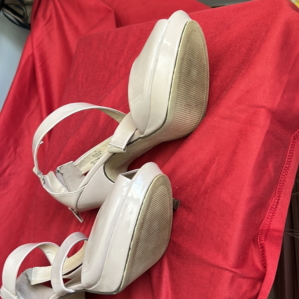 Tan Heels - Picture 3 of 3